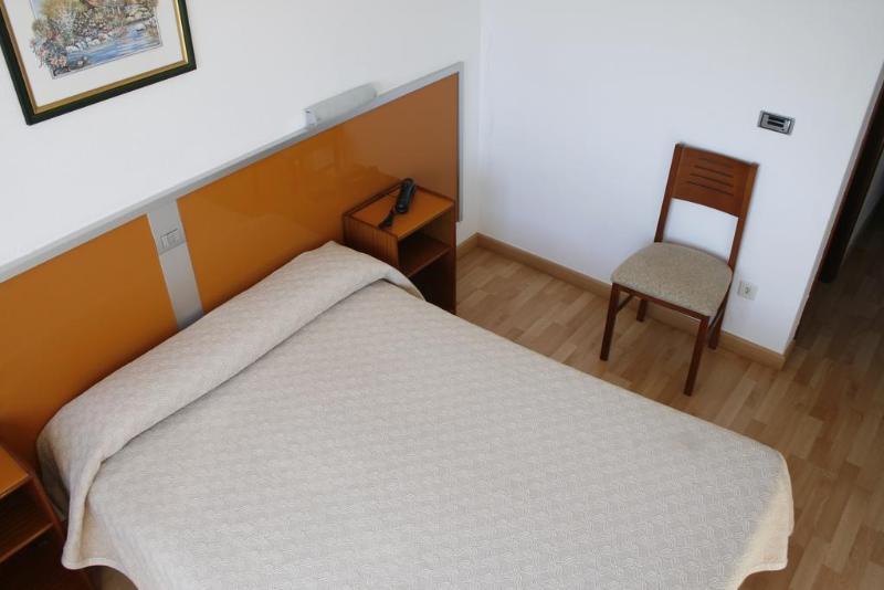 Hostal Liste Station A Coruna Bagian luar foto