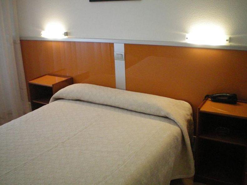 Hostal Liste Station A Coruna Ruang foto