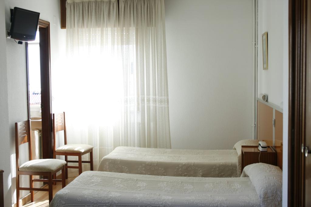 Hostal Liste Station A Coruna Ruang foto