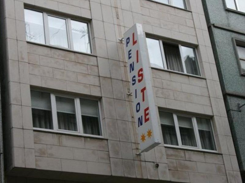 Hostal Liste Station A Coruna Bagian luar foto